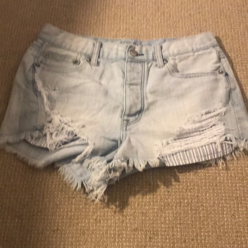 Light wash Short Shorts